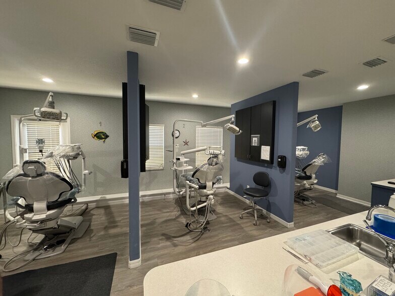 More Photos Of 15283 Amberly Dr, Tampa Office For Lease