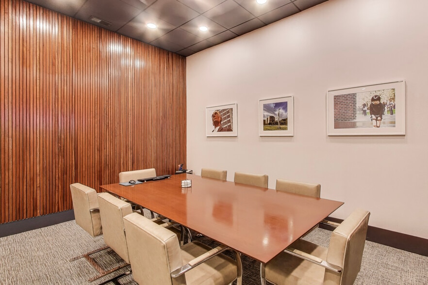 More Photos Of 1950 N Sedgwick St, Chicago Storefront Retail Residential For Sale