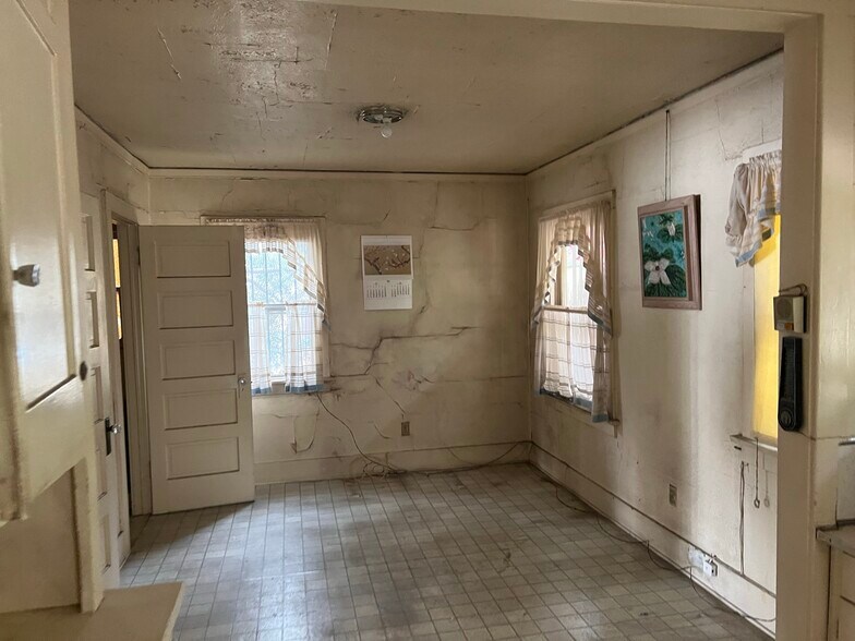 More Photos Of 3303 Floral Dr, Los Angeles Apartments For Sale