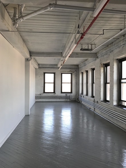 More Photos Of 728 E 136th St, Bronx Manufacturing For Lease