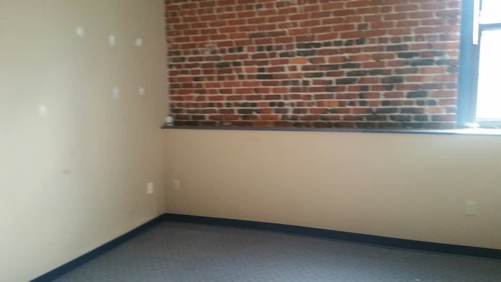 More Photos Of 31 S Main St, Concord General Retail For Sale