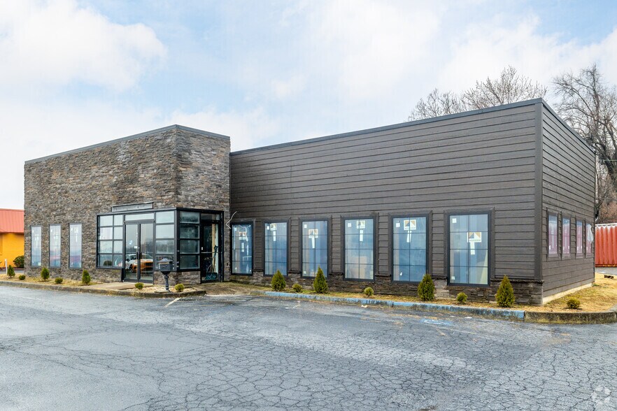 More Photos Of 902 N Front St, Wormleysburg Restaurant For Sale