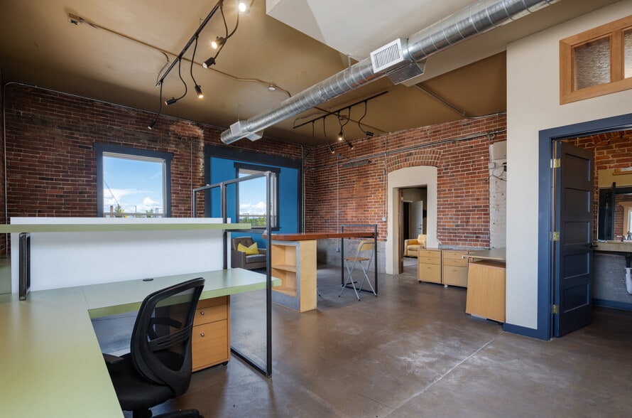 More Photos Of 429-431 E Sprague Ave, Spokane Freestanding For Lease