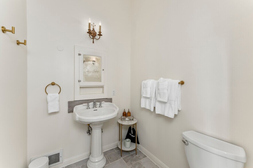 More Photos Of 14202 S State Highway 49, Amador City Hotel For Sale