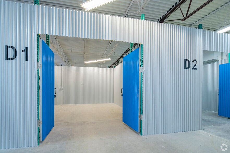 More Photos Of 10949 E Peakview Ave, Englewood Manufacturing For Lease