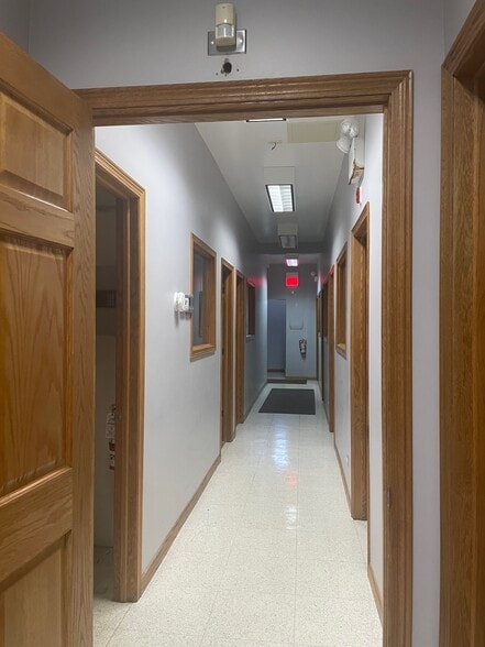 More Photos Of 7641 W 63rd St, Summit Argo Storefront For Sale