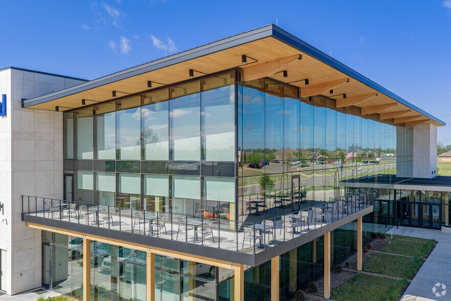More Photos Of 420 SW 6th St, Moore Office For Lease