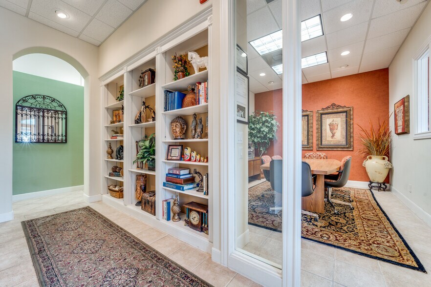 More Photos Of 4091 De Zavala Rd, San Antonio Office For Sale