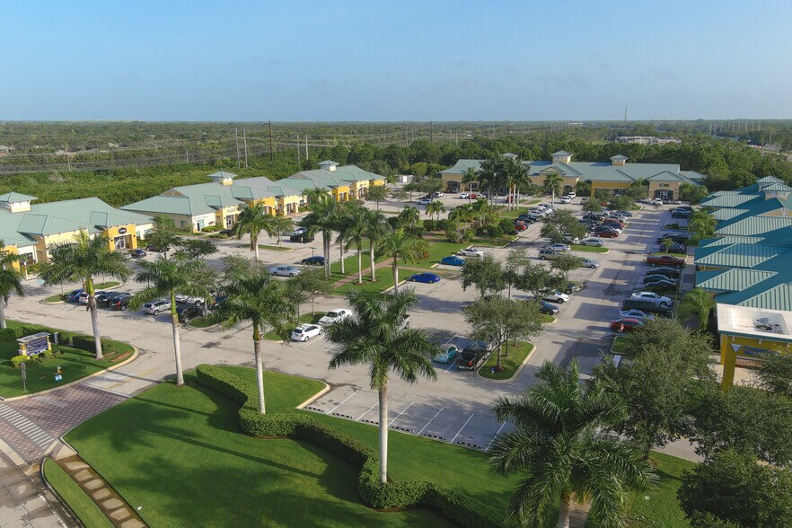 More Photos Of 8039 Cooper Creek Blvd, Bradenton Unknown For Lease