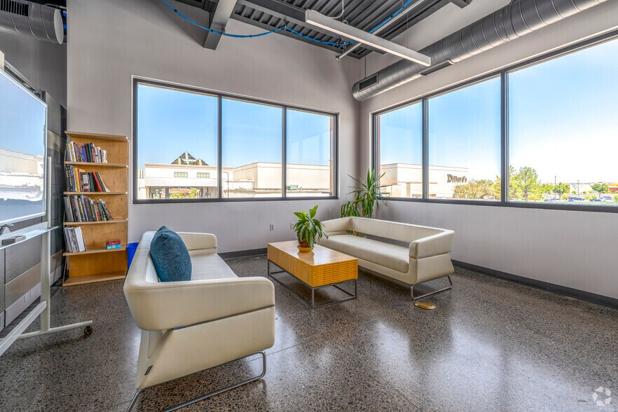 More Photos Of 2100 Louisiana Blvd NE, Albuquerque Coworking Space