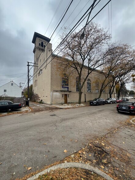 More Photos Of 5001 S Hermitage Ave, Chicago Religious Facility For Sale