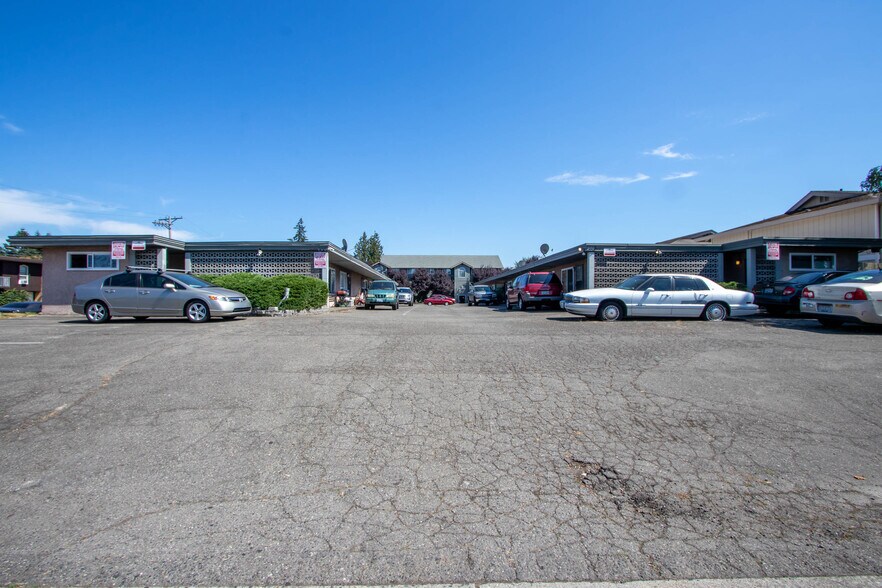 More Photos Of 7603 Pacific Ave, Tacoma Apartments For Sale