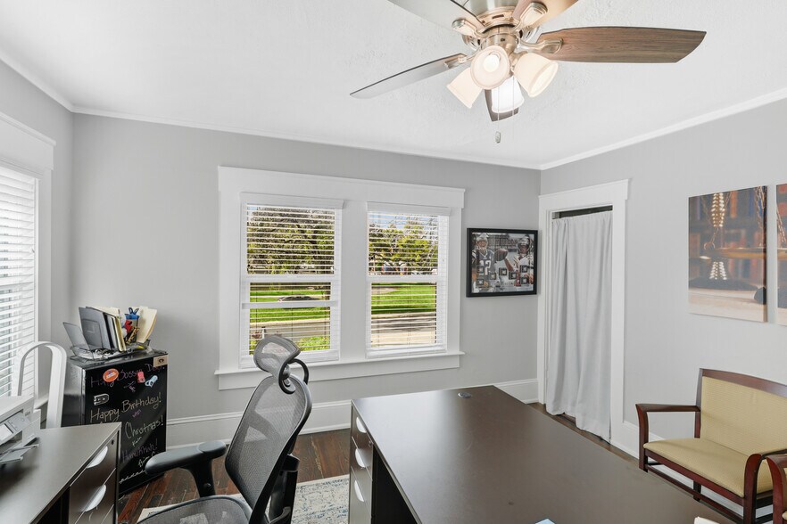 More Photos Of 1322 3rd Ave W, Bradenton Office Residential For Sale