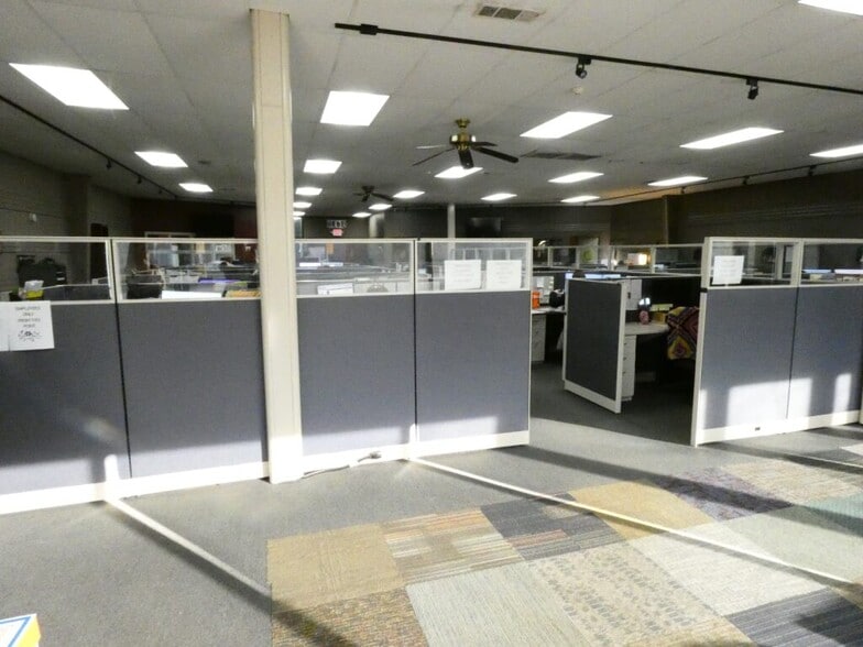 More Photos Of 5707-5719 Jenny Lind Rd, Fort Smith Storefront Retail Office For Sale