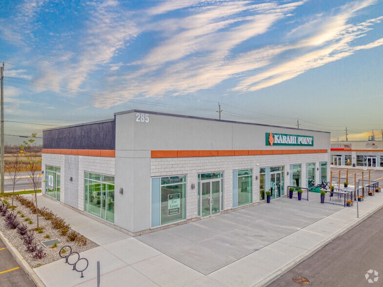 More Photos Of Upper Centennial Pky, Hamilton Unknown For Lease