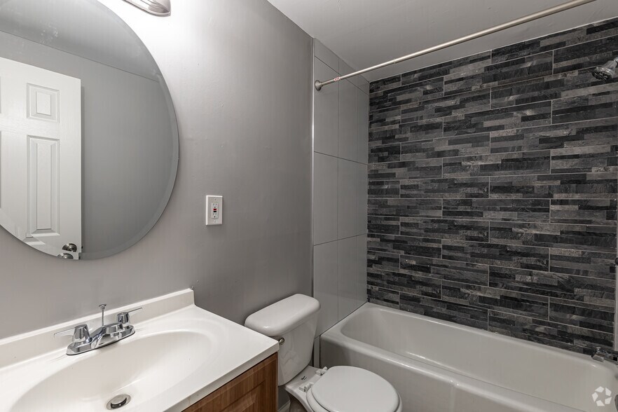 More Photos Of 59 Sumner St, Hartford Apartments For Sale