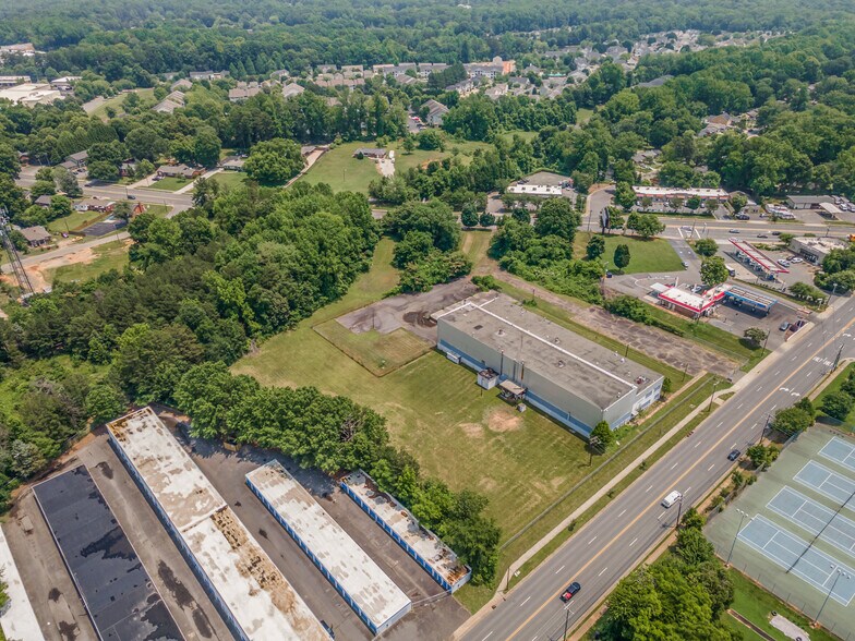 More Photos Of 920 Eastway Dr, Charlotte Warehouse For Sale