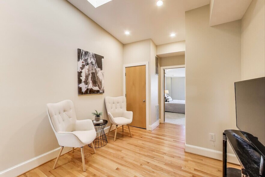 More Photos Of 1324 10th St NW, Washington Apartments For Sale