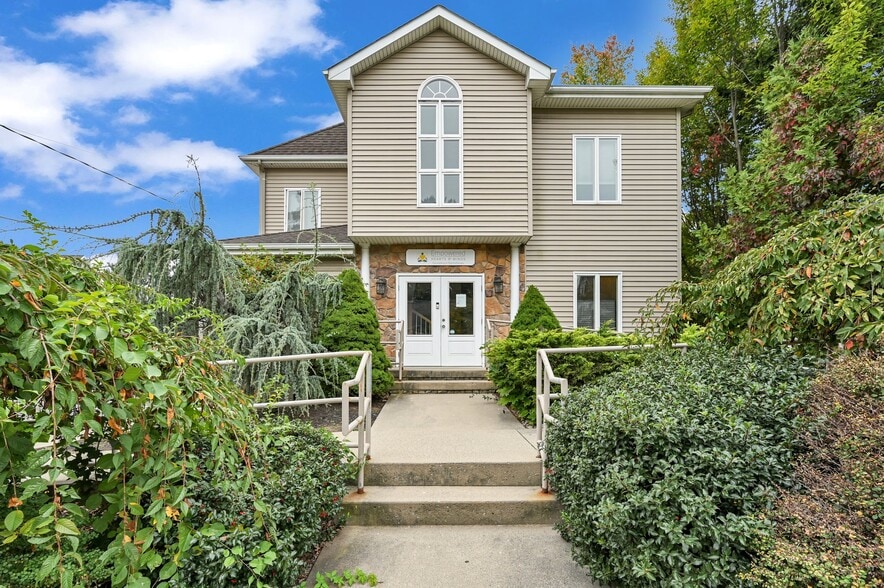 More Photos Of 21 Orchard St, Denville Medical For Lease