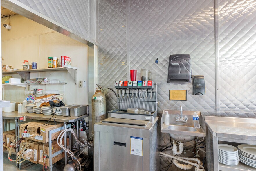 More Photos Of 14960 Main St, Alachua Restaurant For Lease