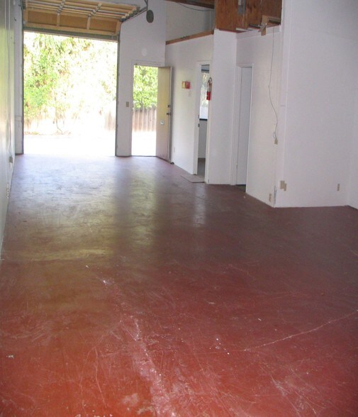 More Photos Of 1157 Forest Ave, Pacific Grove Freestanding For Lease