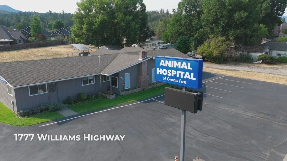 Primary Photo Of 1777 Williams Hwy, Grants Pass Flex For Sale