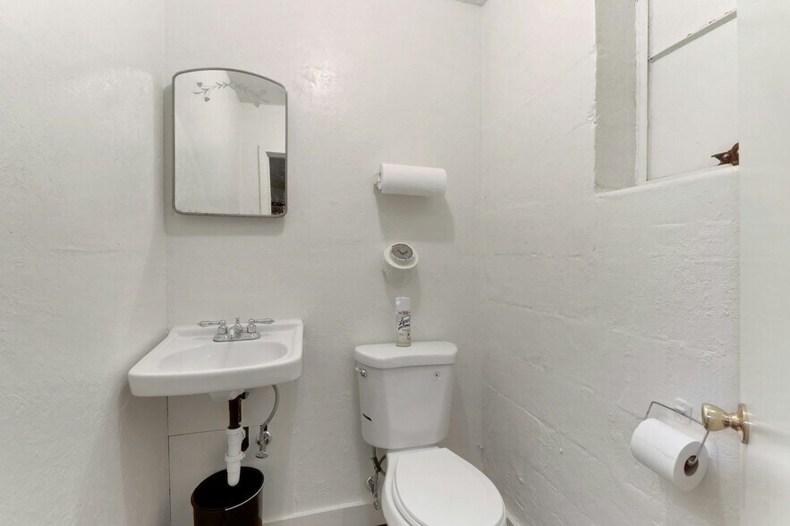 More Photos Of 209-211 Central Ave, East Newark Manufacturing For Sale