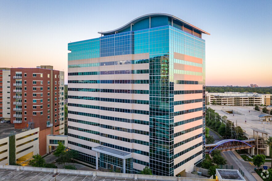 More Photos Of 920 Memorial City Way, Houston Office For Sale