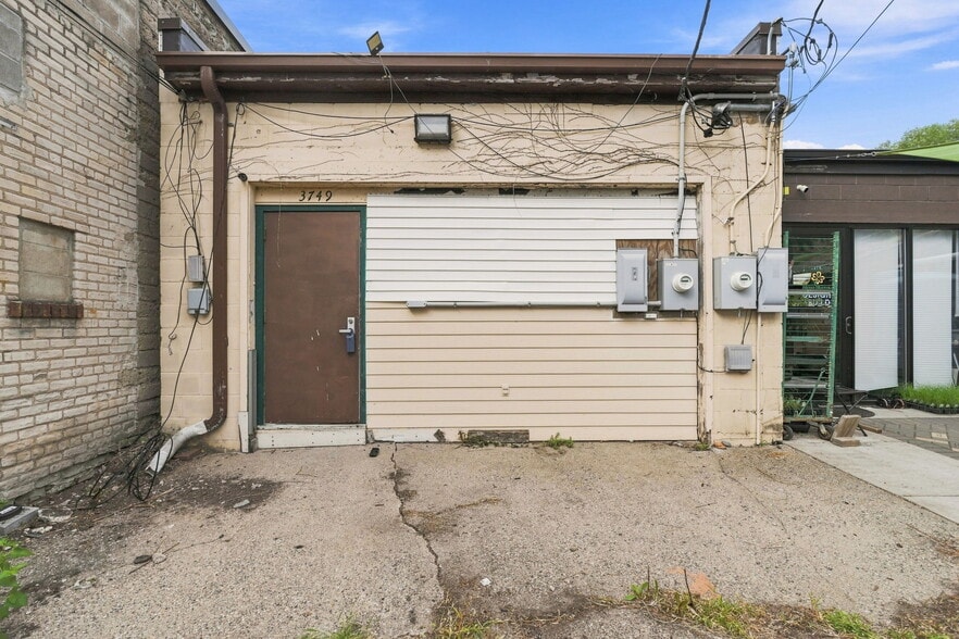More Photos Of 3749 Cedar Ave S, Minneapolis Restaurant For Lease