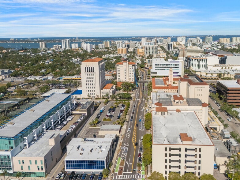 More Photos Of 2070-2074 Ringling Blvd, Sarasota Storefront Retail Office For Sale