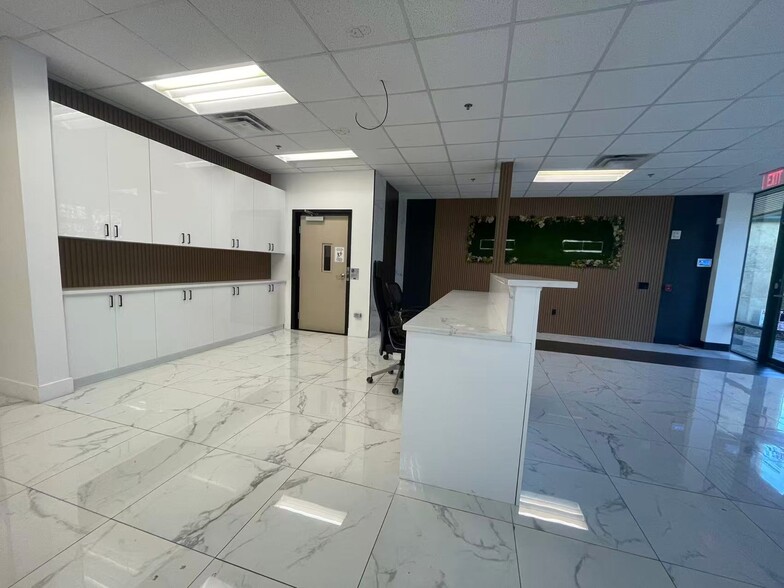 Primary Photo Of 7075 Kingspointe Pky, Orlando Showroom For Sale