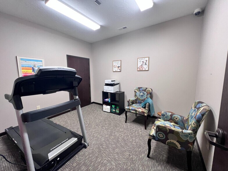 More Photos Of 1002 E Philip Ave, North Platte Office For Sale