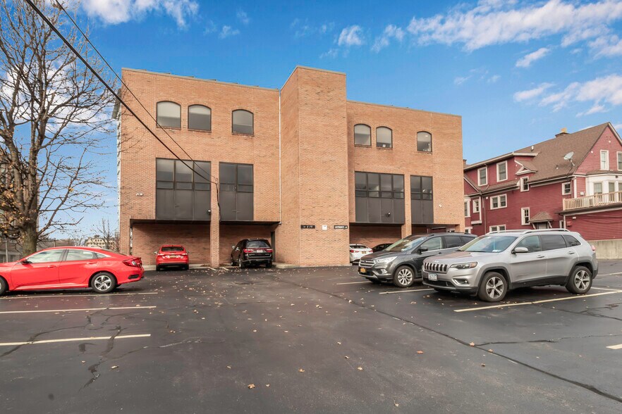 More Photos Of 1083 Delaware Ave, Buffalo Medical For Lease