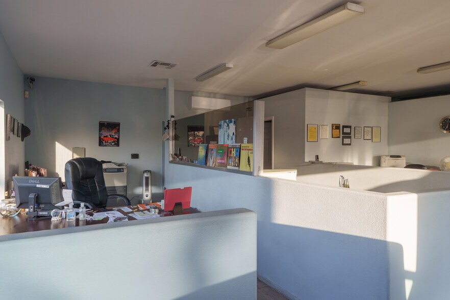 More Photos Of 83373-83407 State Highway 111, Indio Auto Dealership For Lease