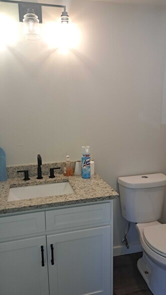 More Photos Of 77 S Main St, Newtown Warehouse For Lease