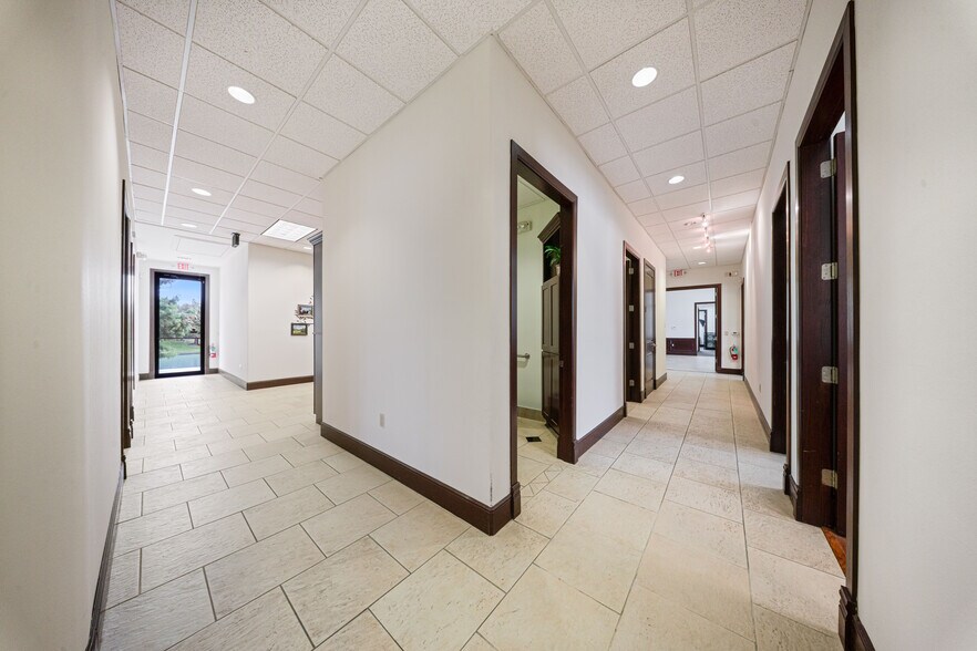 More Photos Of 4610 Riverstone Blvd, Missouri City Medical For Lease