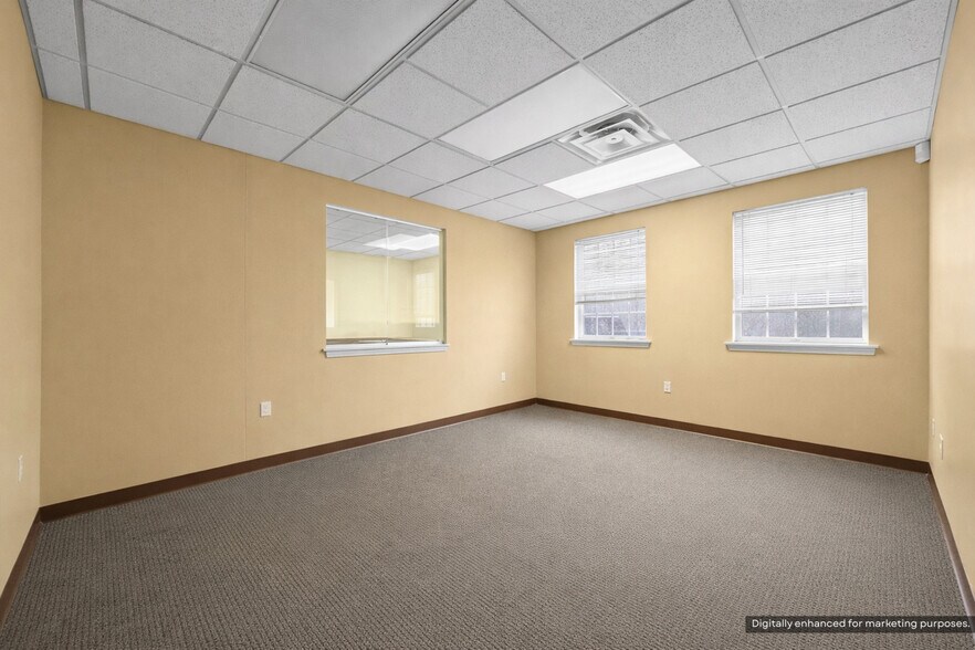 More Photos Of 16172 Imperial Pky, Strongsville Service For Sale