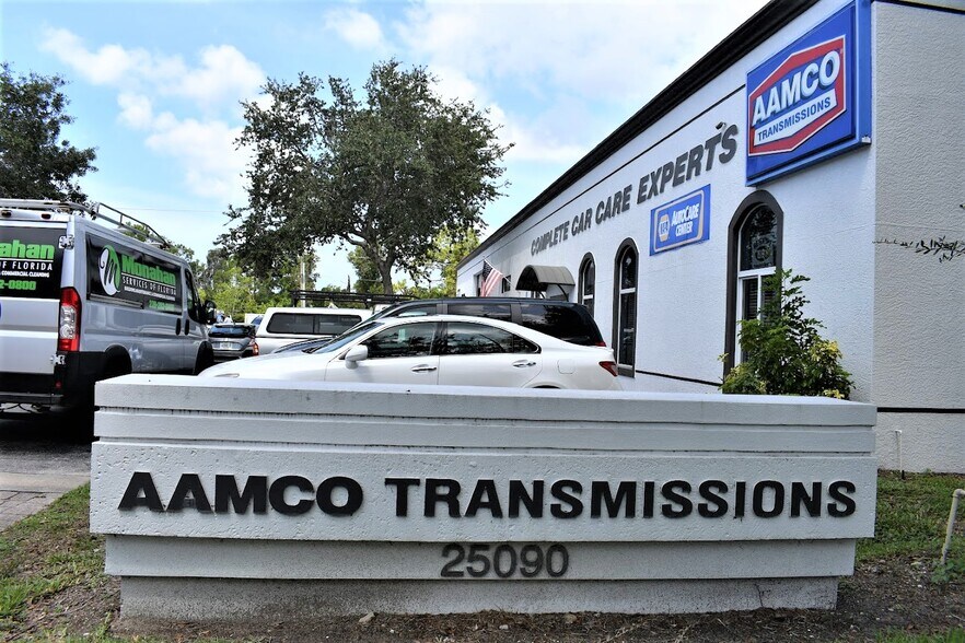 More Photos Of 25090 Bernwood Dr, Bonita Springs Showroom For Sale