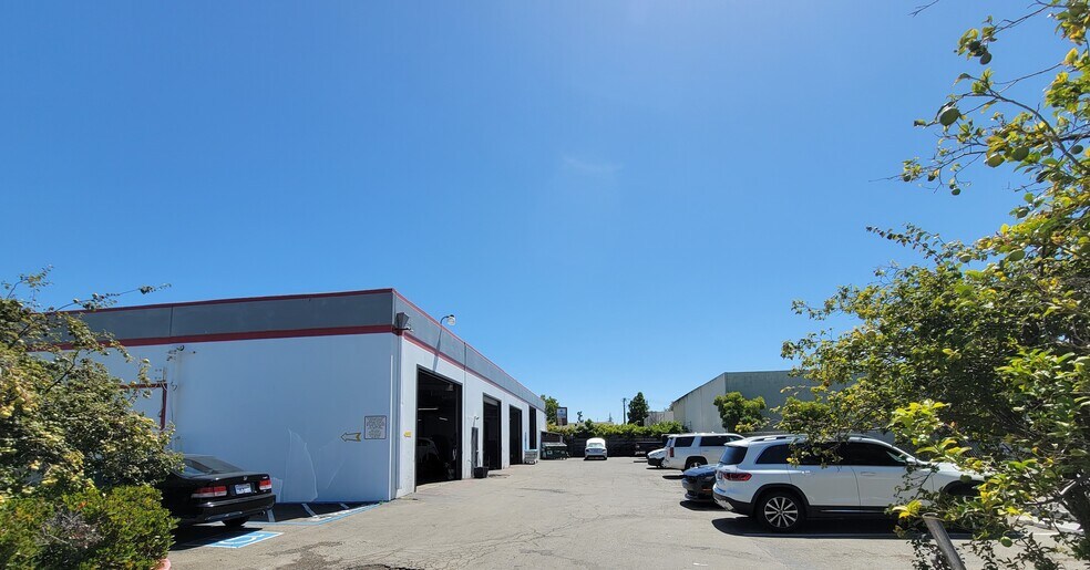More Photos Of 2416 Whipple Rd, Hayward Auto Repair For Lease