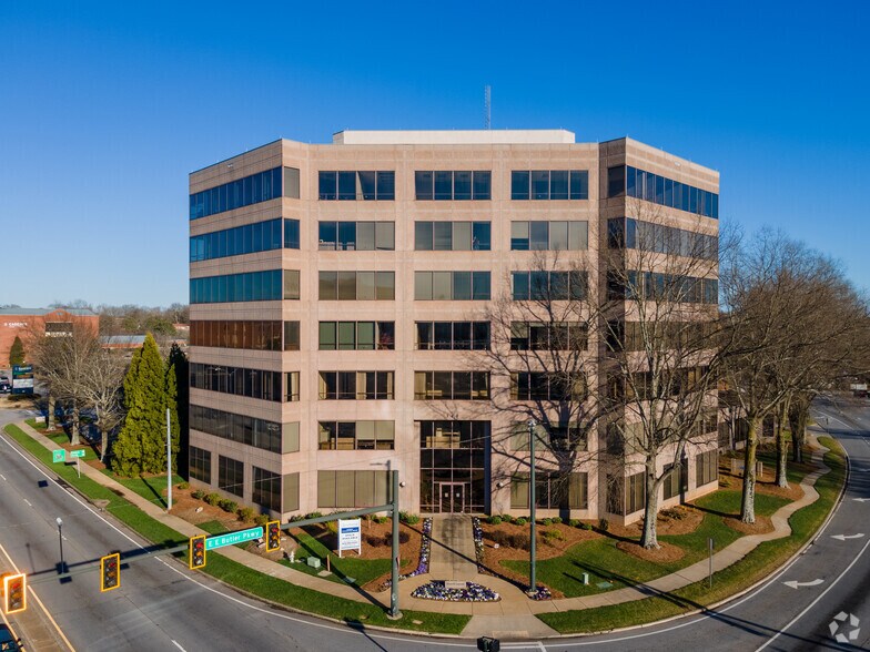 More Photos Of 340 Jesse Jewell Pky, Gainesville Office For Lease