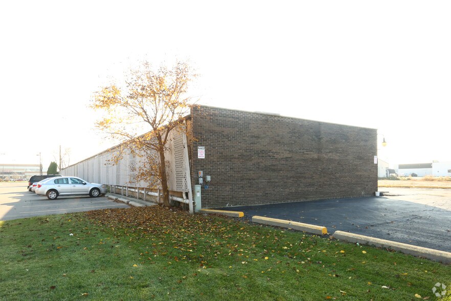 More Photos Of 4067 E Court St, Burton Freestanding For Sale