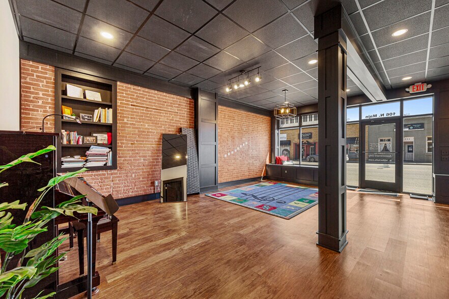 More Photos Of 106 N Main St, Le Sueur Office Residential For Sale