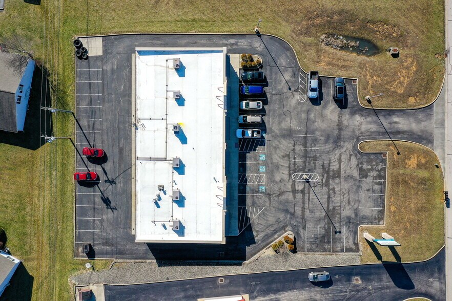 More Photos Of 120 Roberts Ln, Hillsboro Freestanding For Lease