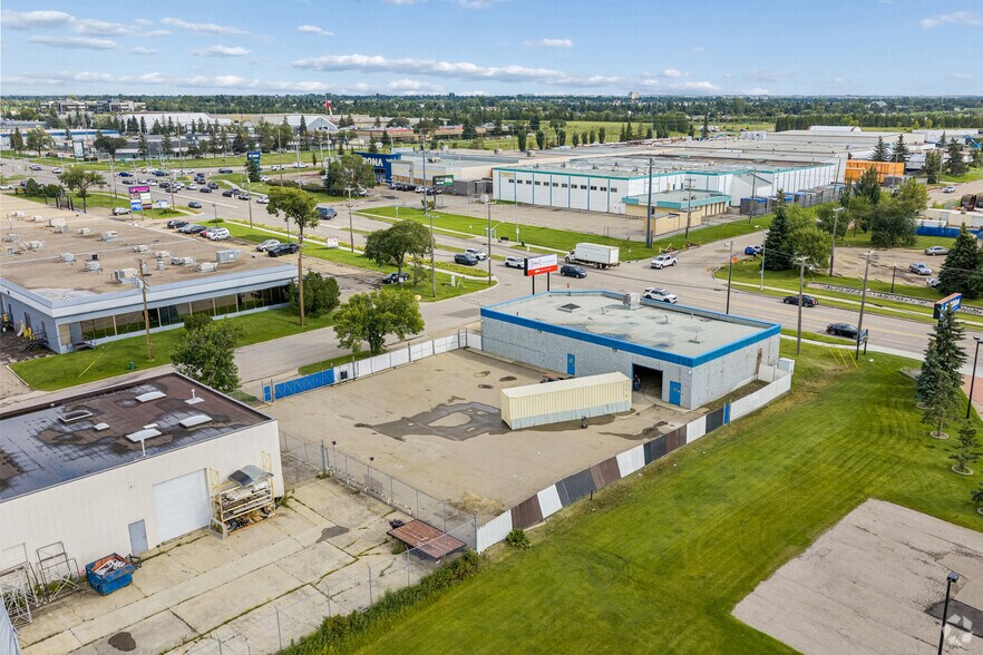 More Photos Of 5104 93rd St NW, Edmonton Flex For Lease