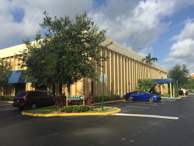 More Photos Of 1800 NW 66th Ave, Plantation Light Manufacturing For Lease