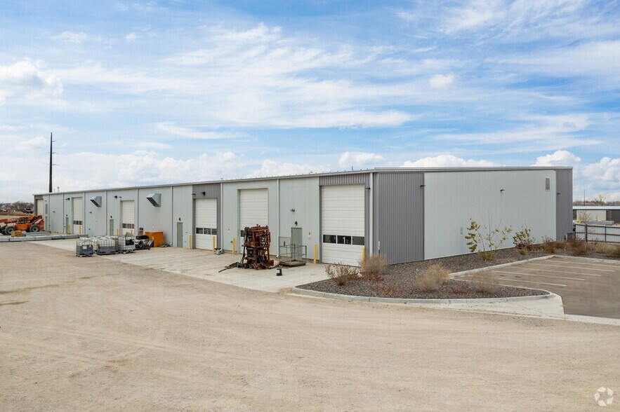 More Photos Of 583 Gyrfalcon Ct, Windsor Industrial For Lease