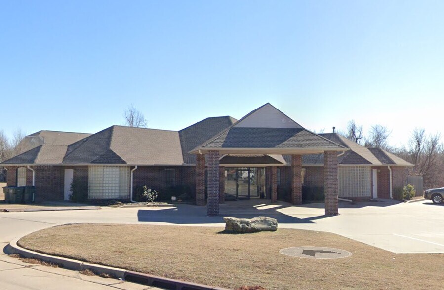 Primary Photo Of 2300 S Douglas Blvd, Oklahoma City Medical For Lease