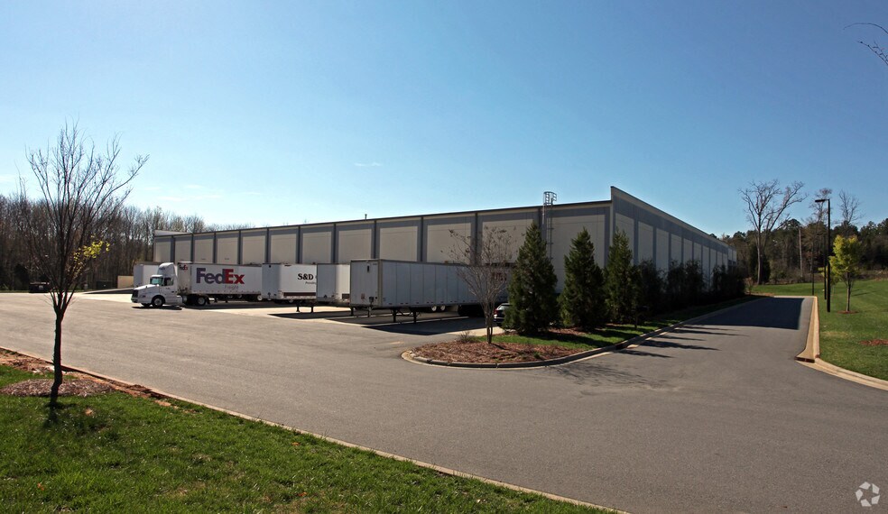 More Photos Of 1548 Roger Dale Carter Blvd, Kannapolis Distribution For Lease