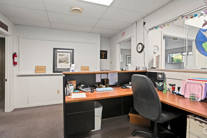 More Photos Of 130 N Main St, Petal Medical For Sale