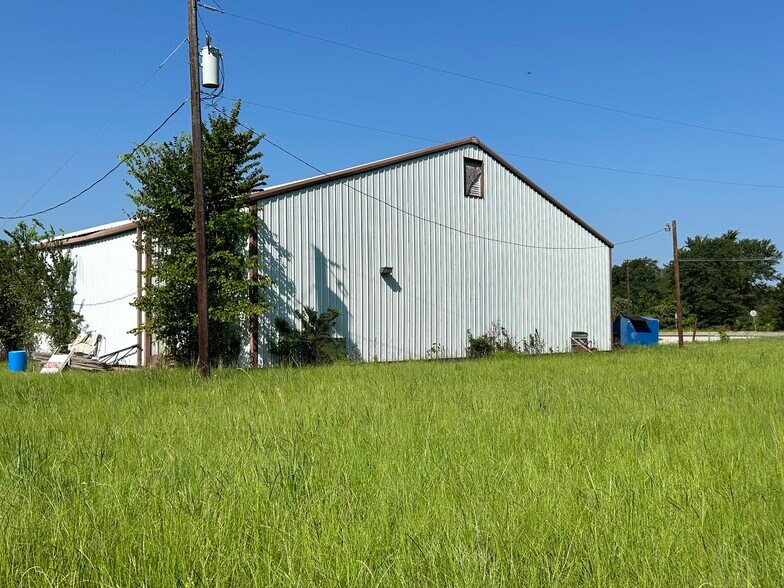 More Photos Of 10411 S US Highway 79, Palestine Warehouse For Sale
